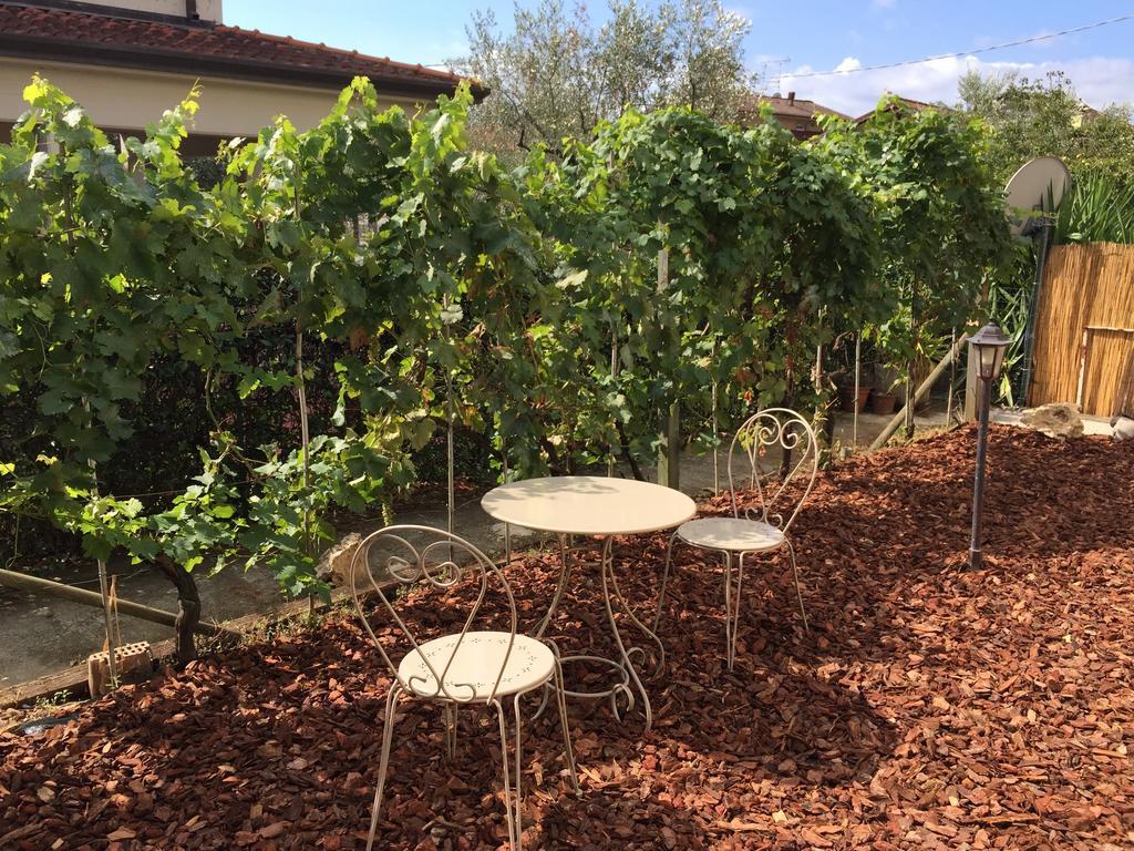 Il Casale Del Giglio Bed & Breakfast Santo Stefano di Magra Bagian luar foto